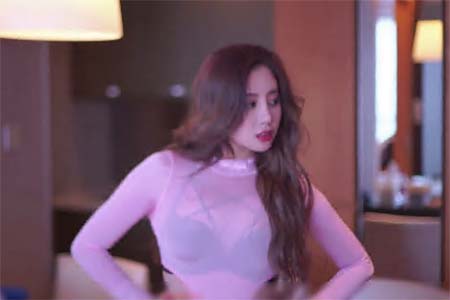 重磅福利果哥罕有尺度精品面具男在女神筱慧肉体上做饺子全身乱摸